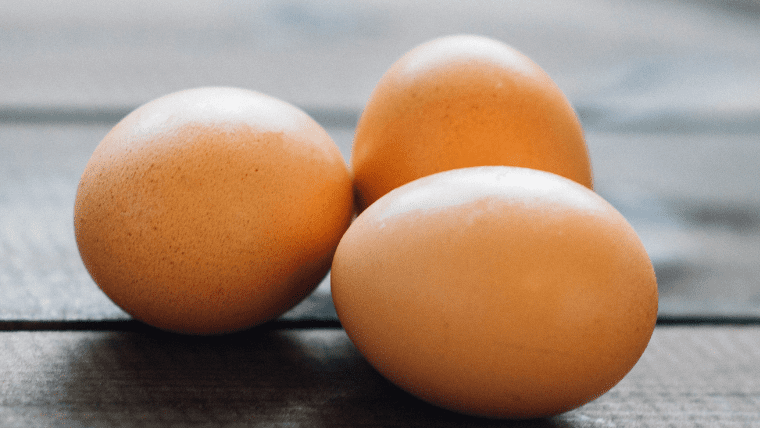 「卵」を意味する韓国語「계란ケラン」と「달걀タルギャル」の違いを解説