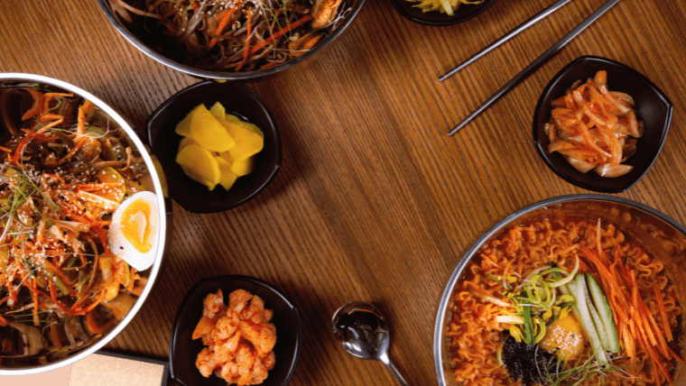「食べ物」を意味する韓国語「음식ウムシク」｜飲料水や調味料なども紹介